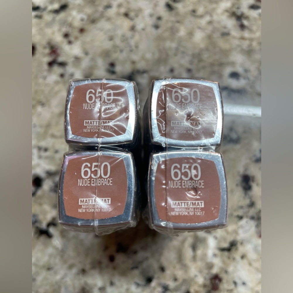 New Maybelline 650 Nude Embrace Matte Lipstick Set 4 Bundle - Picture 2 of 4